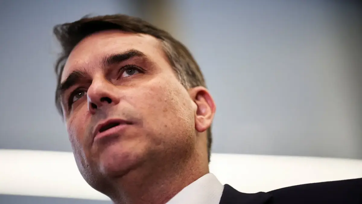 Escritório de Flávio emitiu R$ 1,5 milhão em notas para empresas do caso Master