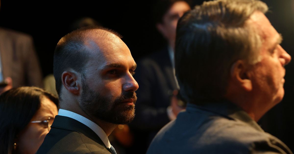 DPU pede ao STF redução da pena de Eduardo Bolsonaro por coação DPU pede ao STF redução da pena de Eduardo Bolsonaro por coação
