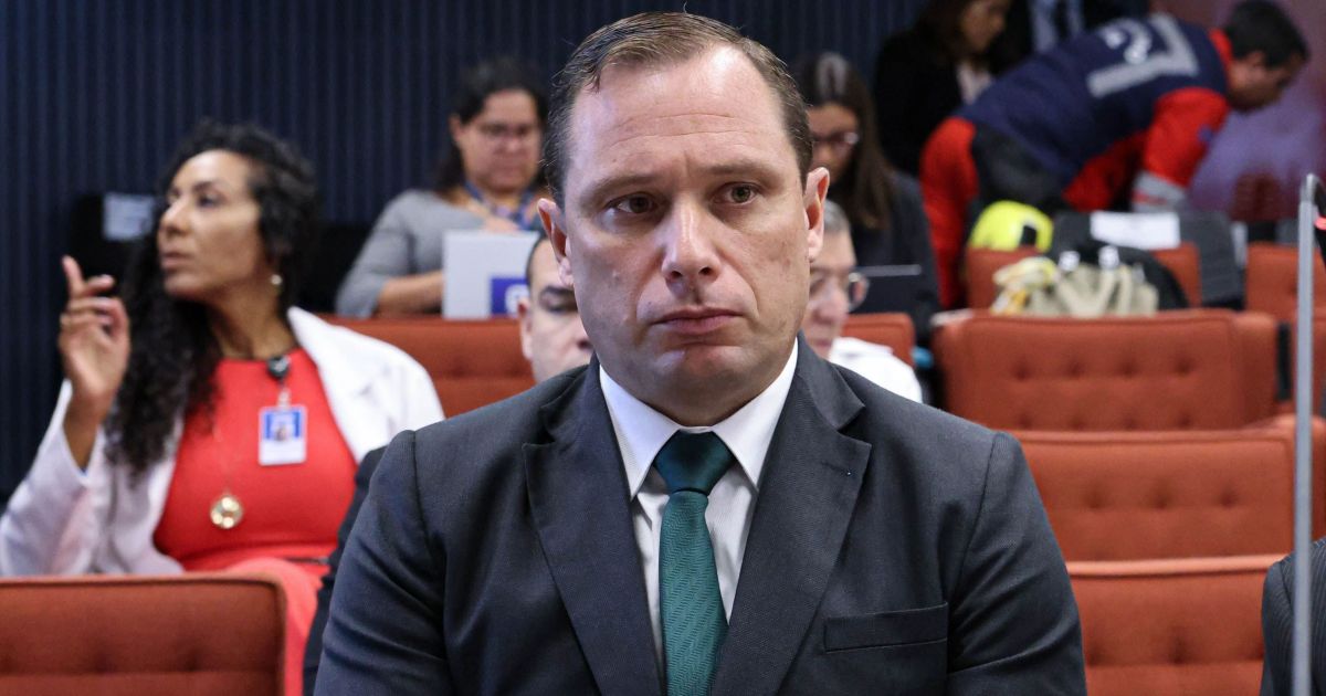 Delator da trama golpista, Mauro Cid recebe convite para dar aula na Europa Delator da trama golpista, Mauro Cid recebe convite para dar aula na Europa