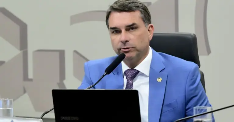 Sem apoio da federação União-PP, Flávio busca Republicanos e Podemos