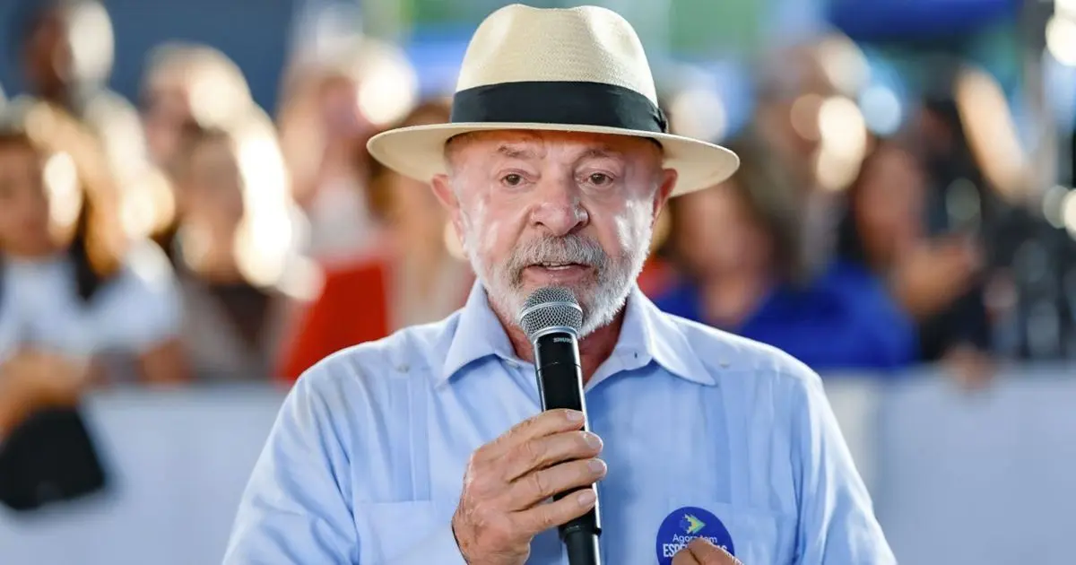 Lula decide manter viagens e adequará eventos à lei eleitoral Lula decide manter viagens e adequará eventos à lei eleitoral