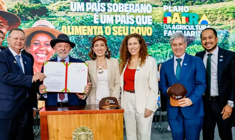 Lula lança Plano Safra com R$ 97,7 bi para agricultura familiar