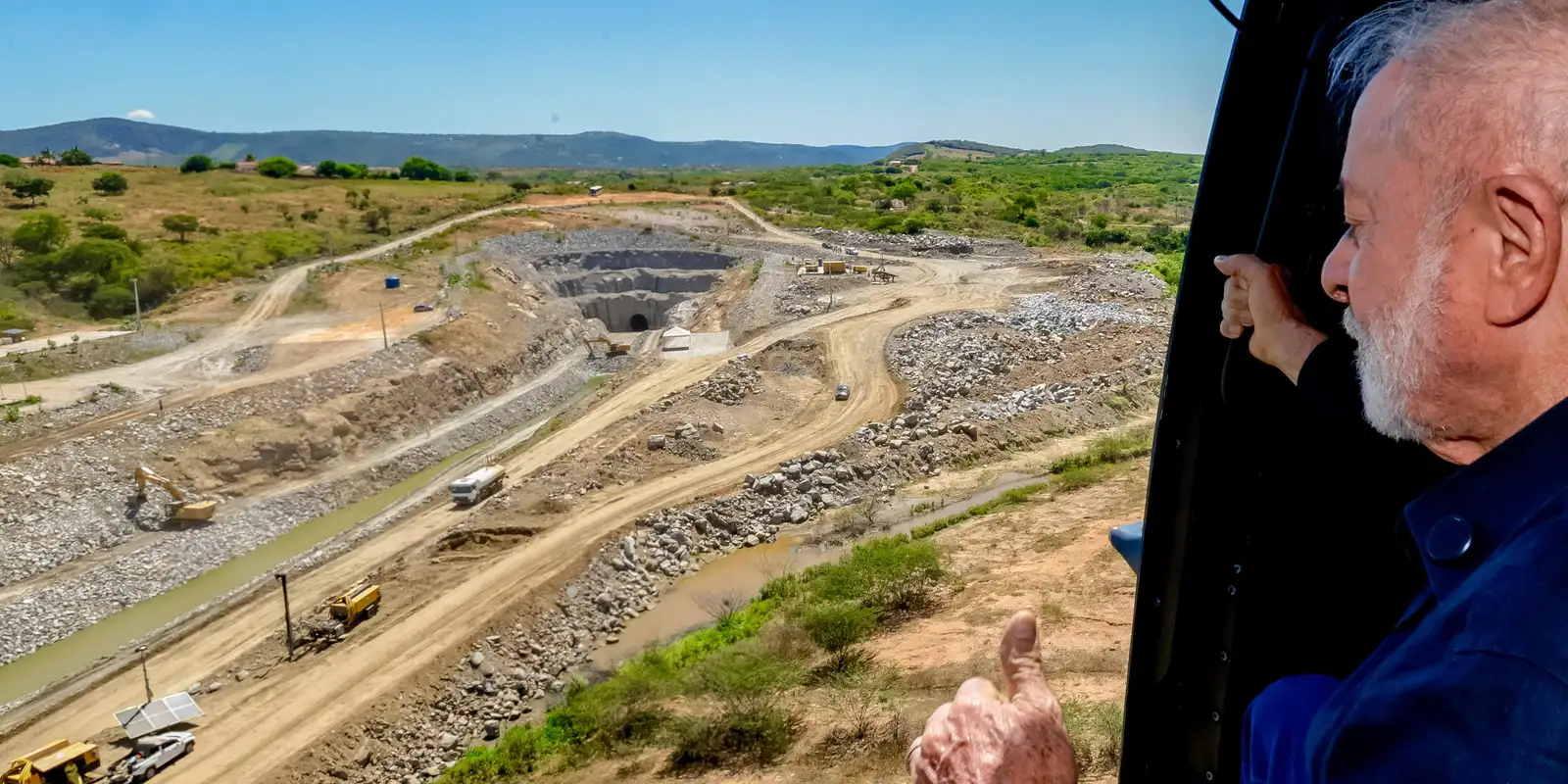 Lula inaugura túnel de transposição das águas do São Francisco no RN Lula inaugura túnel de transposição das águas do São Francisco no RN