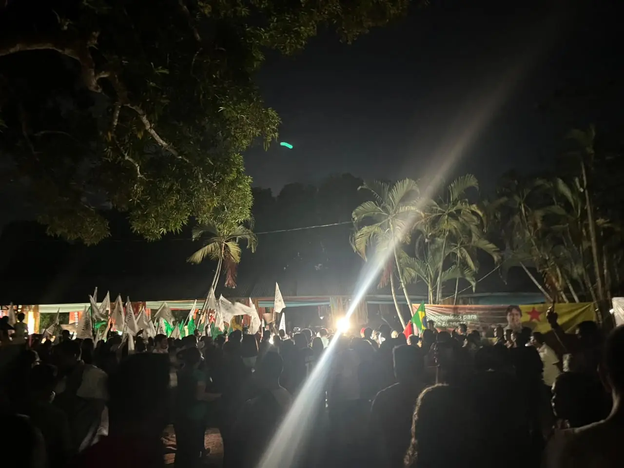 Apagão marca chegada de Thor, Jorge e Virgílio à convenção no Acre