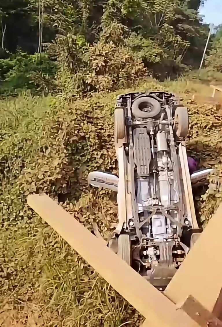 Caminhonetes capotam em trecho de baixa visibilidade em rodovia federal