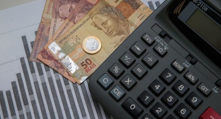 Governo anuncia renegociação de dívidas tributárias para MEIs Governo anuncia renegociação de dívidas tributárias para MEIs