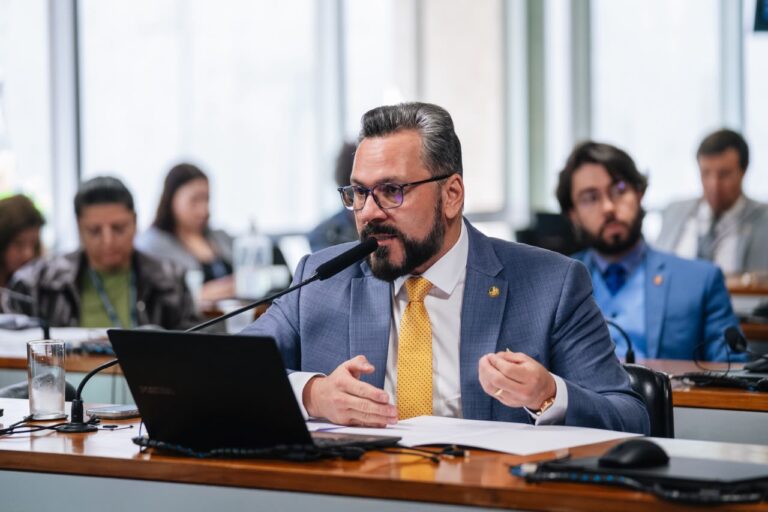 Alan Rick articula medida que pode destravar R$ 15 bilhões em crédito Alan Rick articula medida que pode destravar R$ 15 bilhões em crédito