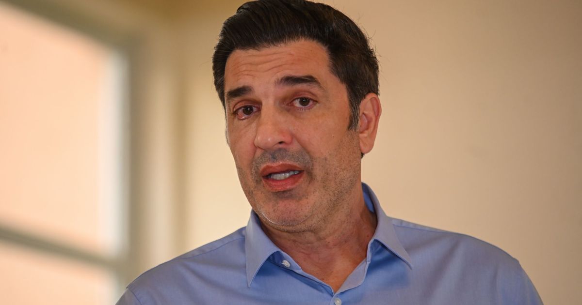 Edu Guedes se emociona ao retomar sonho um ano após câncer Edu Guedes se emociona ao retomar sonho um ano após câncer