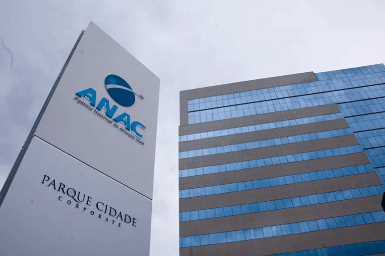 Anac determina que menores tenham assento garantido ao lado de responsáveis