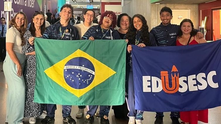 Brasileiros ganham duas medalhas em competição de robótica na Coreia do Sul Brasileiros ganham duas medalhas em competição de robótica na Coreia do Sul