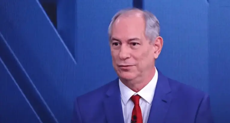 Após crise no clã Bolsonaro, Ciro se diz “honrado” com apoio do PL no Ceará