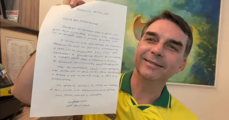 Flávio critica decisão e diz que Moraes tenta “interferir nas eleições”