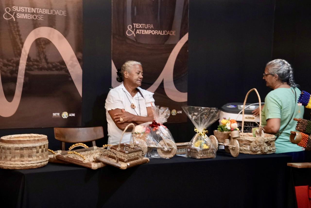 Veja as imagens da primeira noite da Expoacre Juruá 2026