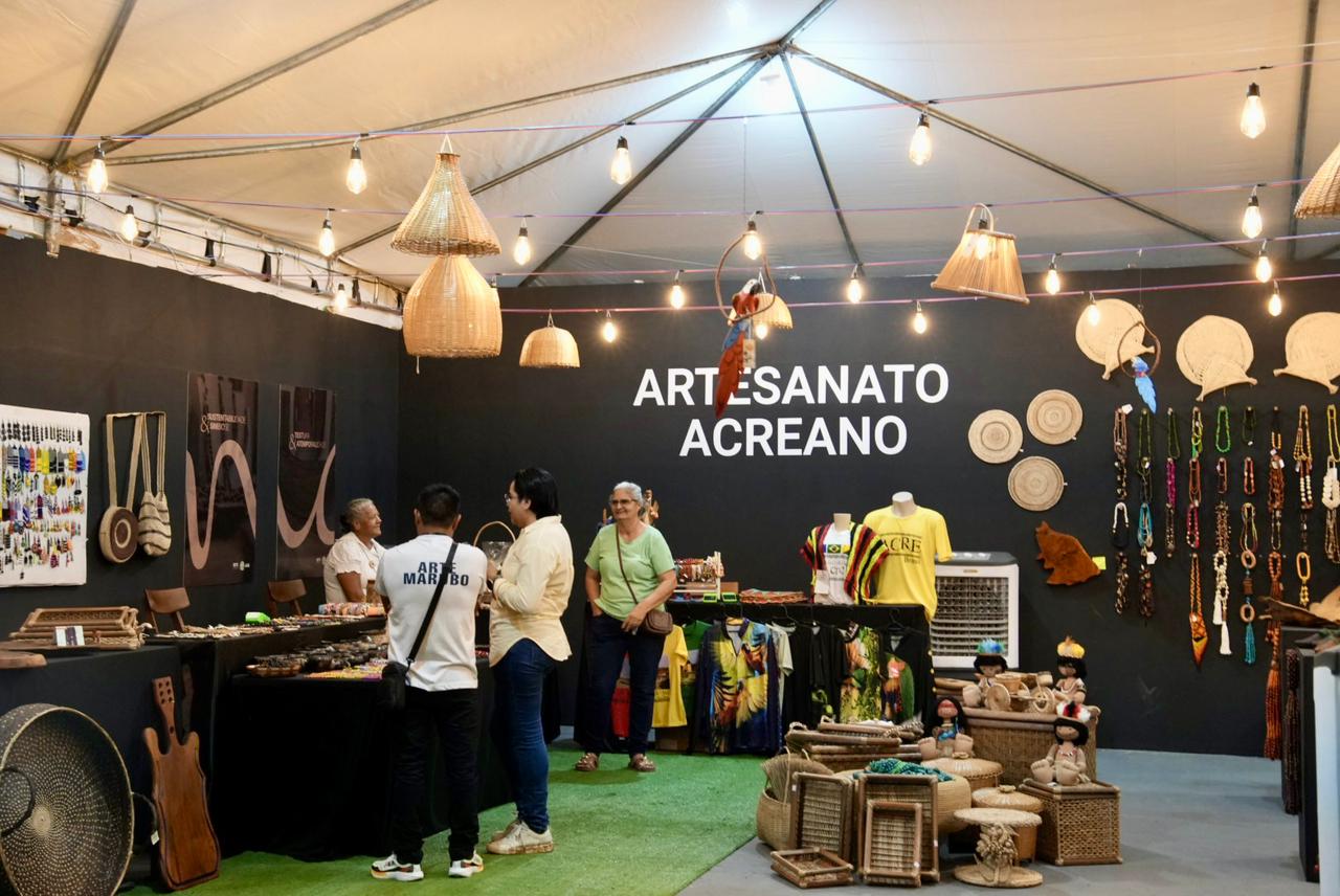 Veja as imagens da primeira noite da Expoacre Juruá 2026