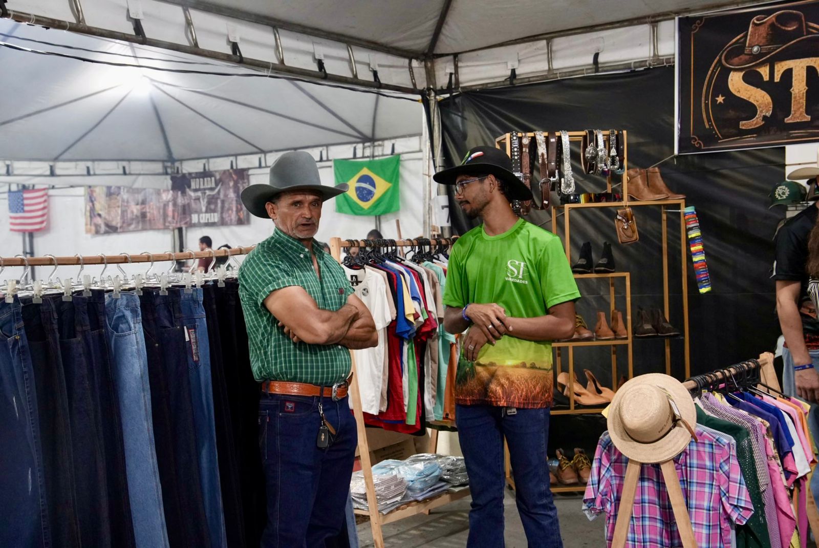 Veja as imagens da primeira noite da Expoacre Juruá 2026