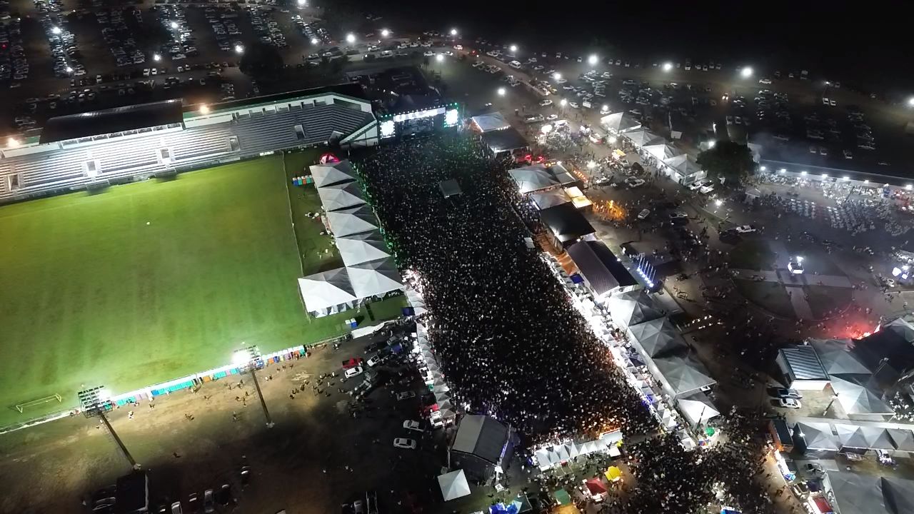 Veja as imagens da primeira noite da Expoacre Juruá 2026