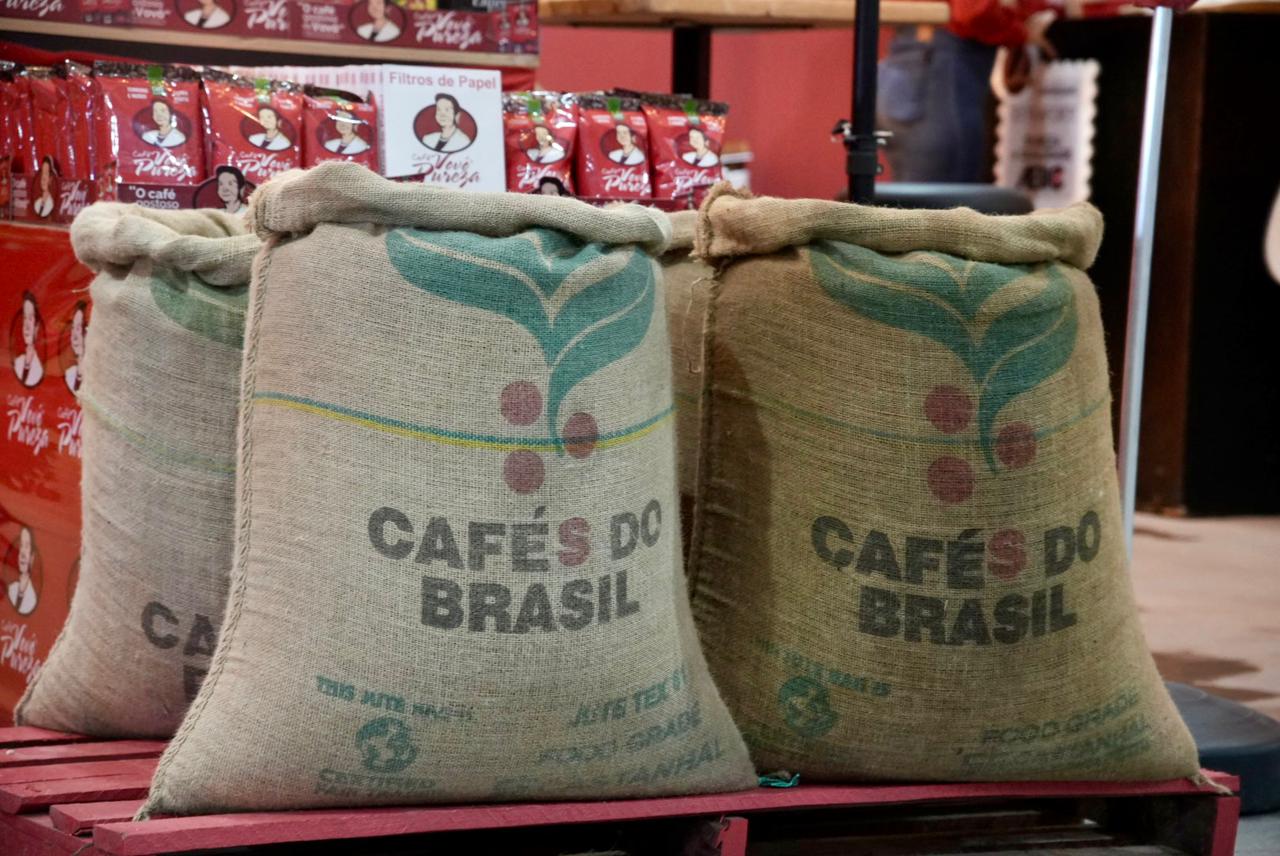 Veja as imagens da primeira noite da Expoacre Juruá 2026