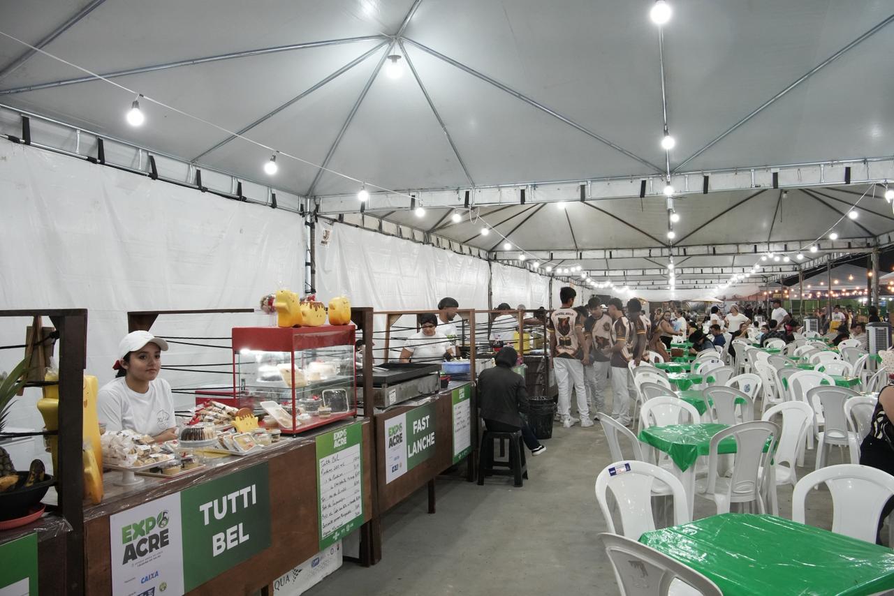 Confira os principais registros da 3ª noite da Expoacre Juruá Confira os principais registros da 3ª noite da Expoacre Juruá