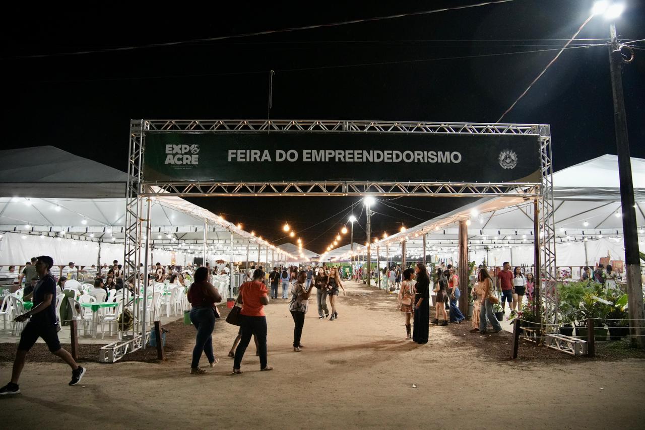 Confira os principais registros da 3ª noite da Expoacre Juruá Confira os principais registros da 3ª noite da Expoacre Juruá