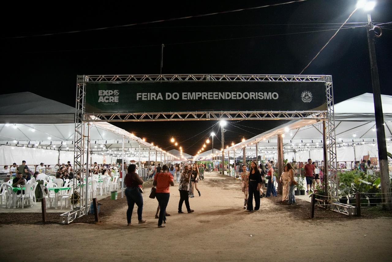 Confira os principais registros da 3ª noite da Expoacre Juruá Confira os principais registros da 3ª noite da Expoacre Juruá