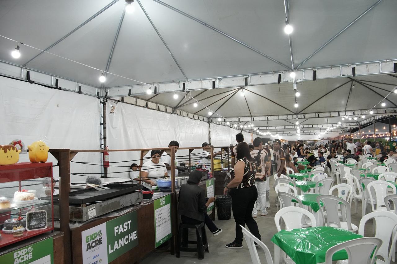 Confira os principais registros da 3ª noite da Expoacre Juruá Confira os principais registros da 3ª noite da Expoacre Juruá