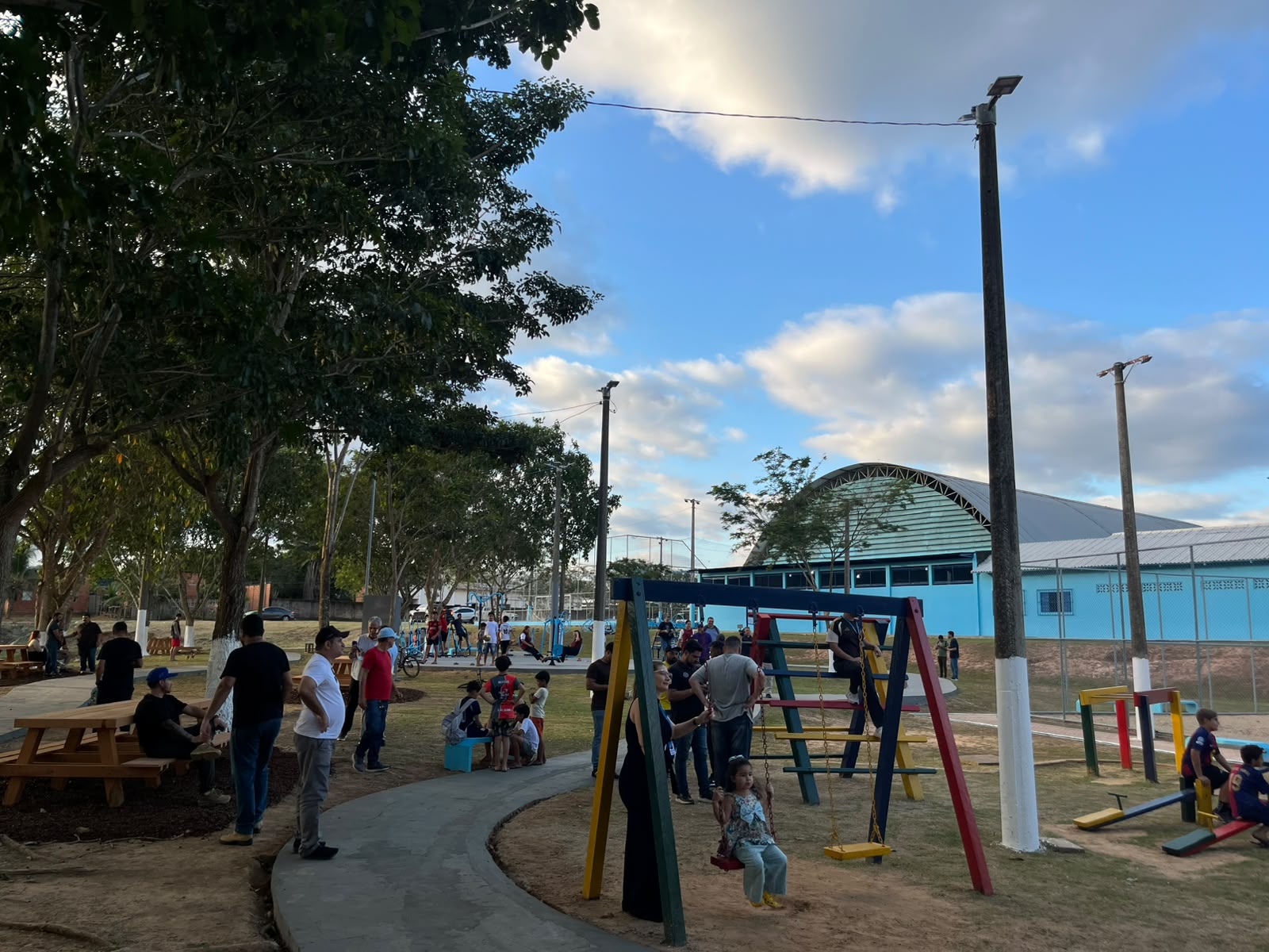 Prefeitura entrega ginásio revitalizado e academia ao ar livre no Universitário III