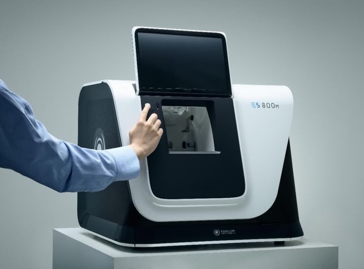 A ES800 não é apenas uma máquina de corte comum, o equipamento permite personalização nas lentes,
