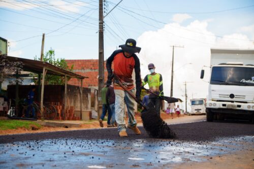 Feijó inicia pavimentação da rua 21 de Dezembro