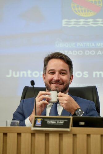 Felipe Tchê aprova 9 emendas no novo Plano Diretor de Rio Branco