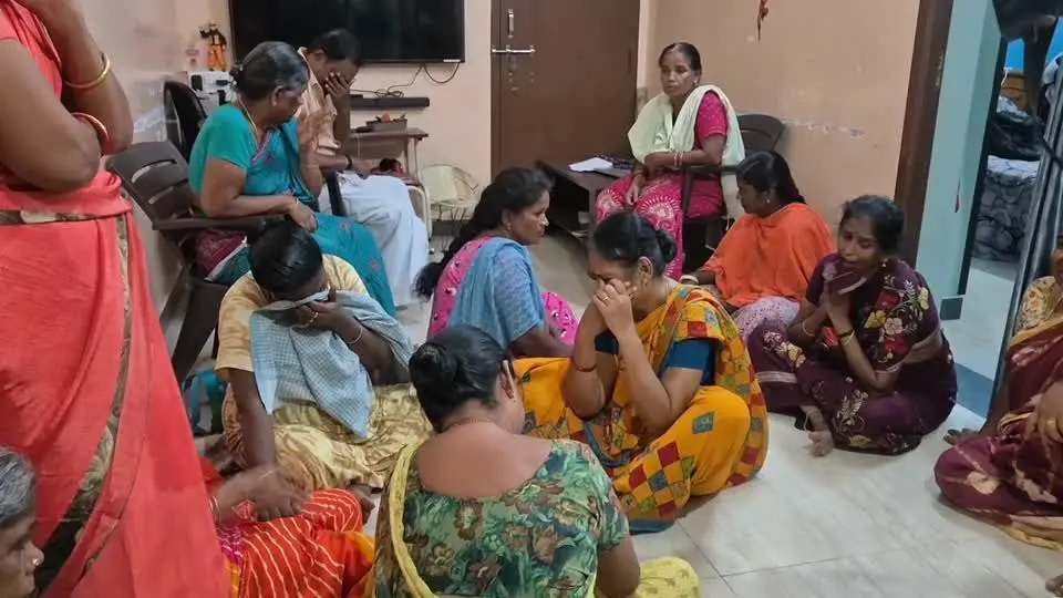 Barco afunda no Vietnã matando pelo menos 15 turistas indianos Barco afunda no Vietnã matando pelo menos 15 turistas indianos