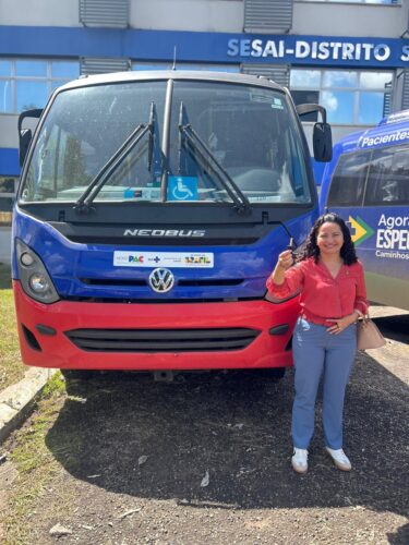 Feijó reforça saúde com micro-ônibus e unidade odontológica móvel