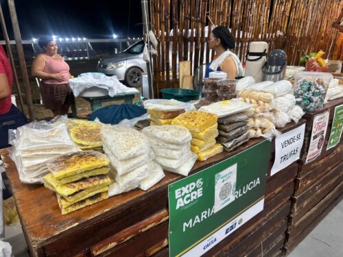 Prefeitura divulga Festival da Farinha durante a Expoacre Juruá