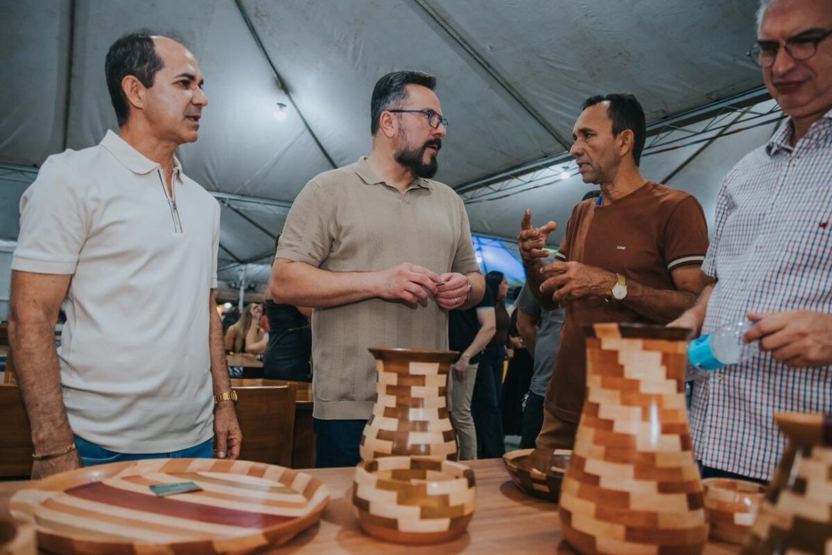 Prefeitura divulga Festival da Farinha durante a Expoacre Juruá