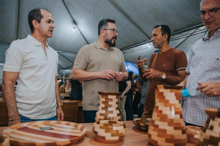 Prefeitura divulga Festival da Farinha durante a Expoacre Juruá