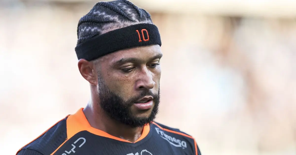 Com futuro incerto no Corinthians, Memphis registra treino e manda recado Com futuro incerto no Corinthians, Memphis registra treino e manda recado