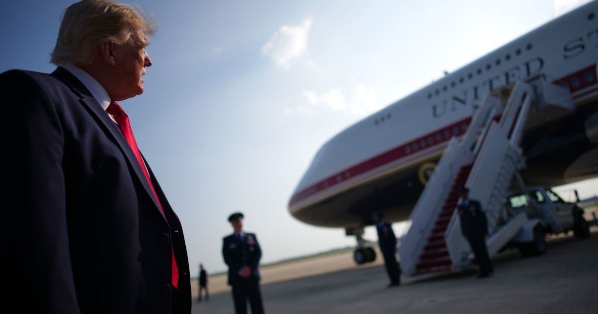 Trump faz primeiro voo no novo Air Force One, avião doado pelo Catar Trump faz primeiro voo no novo Air Force One, avião doado pelo Catar