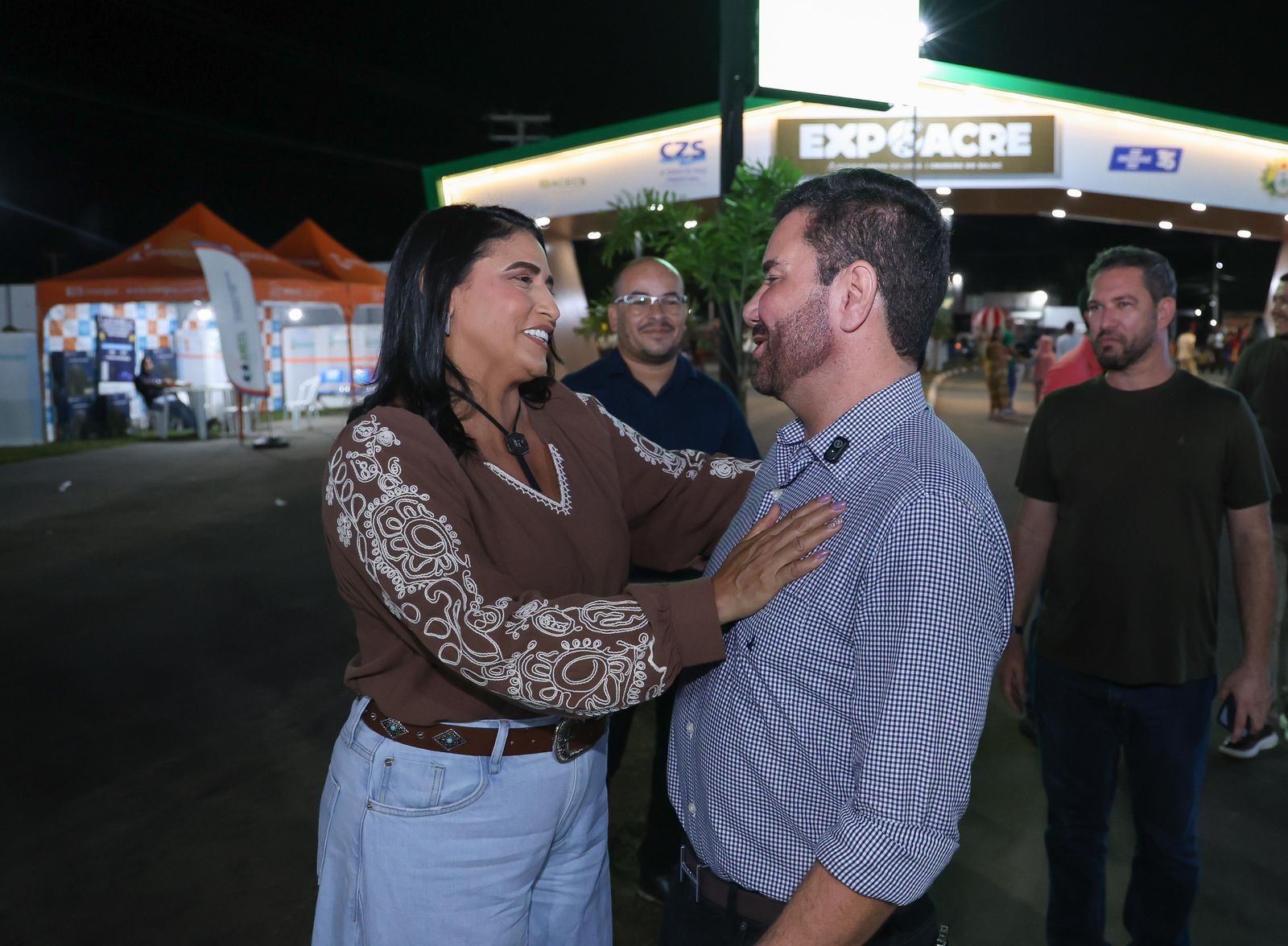 Gladson Cameli prestigia segunda noite da 21ª Expoacre Juruá