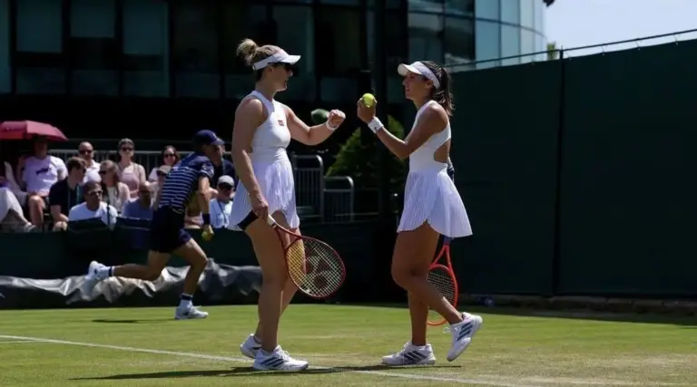 Luisa Stefani perde final nas duplas de Wimbledon após campanha histórica