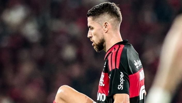 Jorginho, do Flamengo, revela tristeza por não ter jogado Copas: “Machuca”
