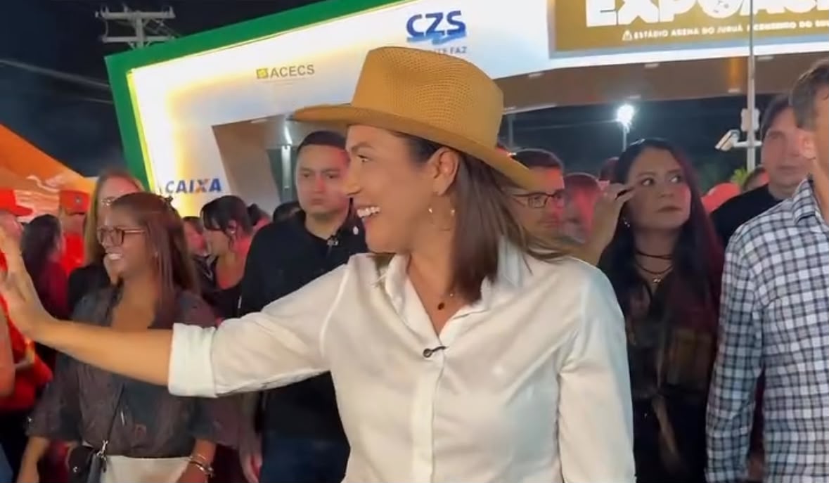 Mailza recebe manifestações de apoio na última noite da Expoacre Juruá Mailza recebe manifestações de apoio na última noite da Expoacre Juruá