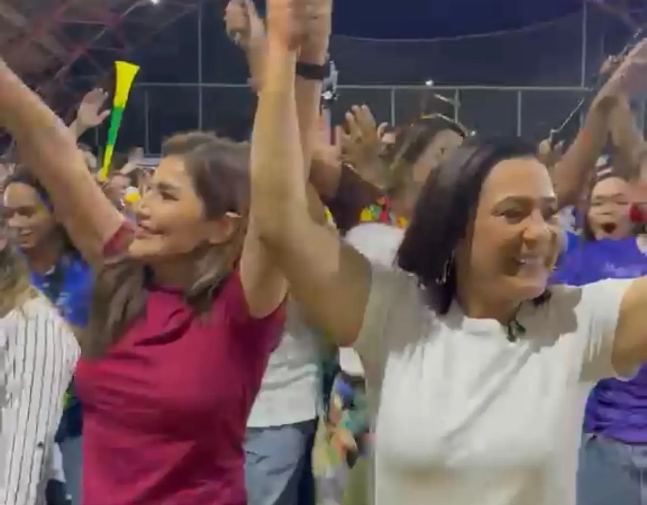 Mailza e Jéssica chegam de mãos dadas em primeira agenda de pré-campanha