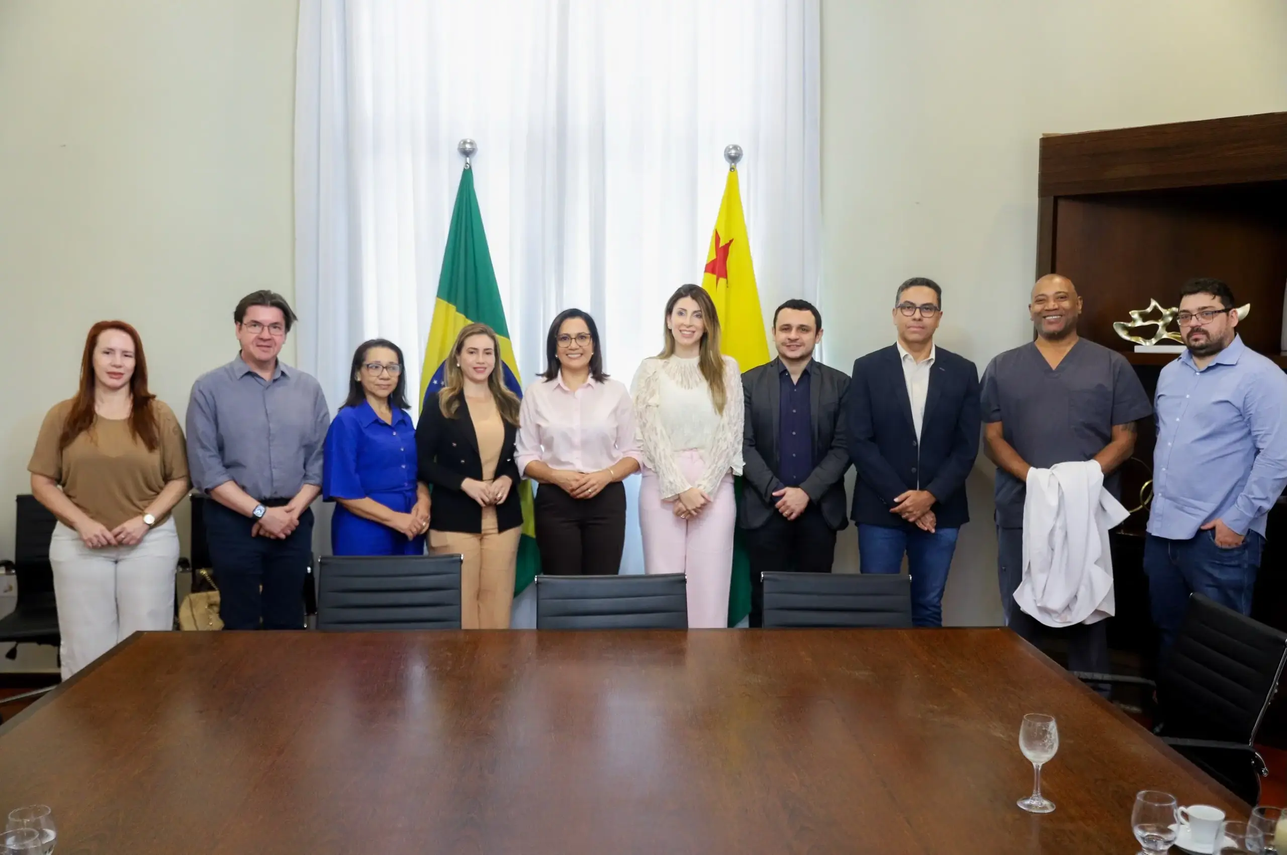 Mailza reúne classe médica para ampliar programas de residência no Acre