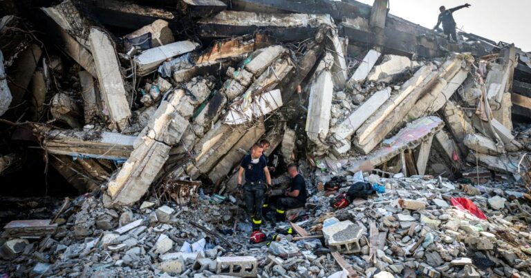 Governo da Venezuela nega lentidão em resposta a terremotos Governo da Venezuela nega lentidão em resposta a terremotos