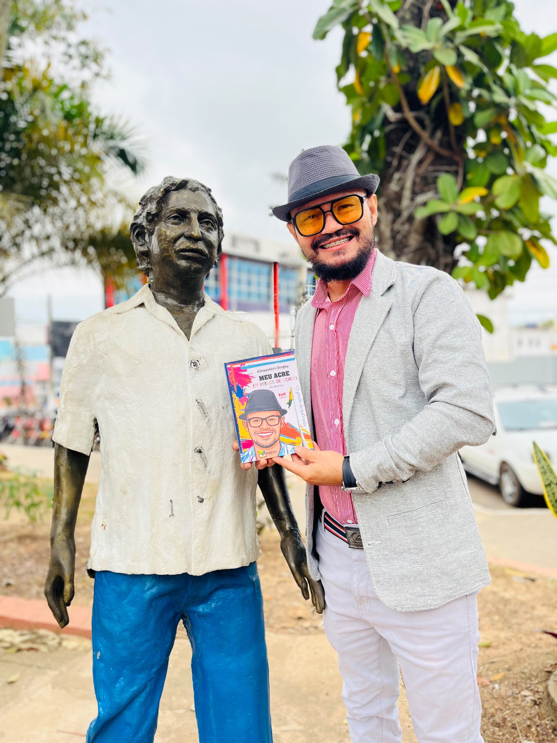 Escritor acreano lança livro "Meu Acre em Versos de Cordel" Escritor acreano lança livro "Meu Acre em Versos de Cordel"