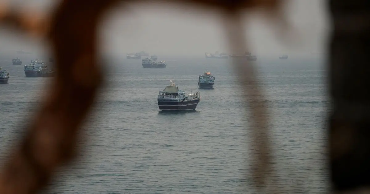 Ataque a navio no Estreito de Ormuz deixa um desaparecido e dez resgatados Ataque a navio no Estreito de Ormuz deixa um desaparecido e dez resgatados
