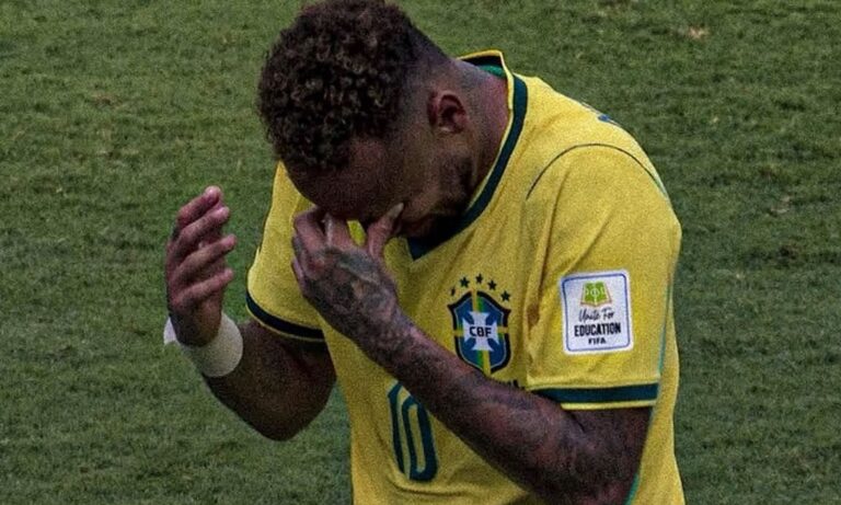 Neymar anuncia fim de ciclo na seleção brasileira após eliminação