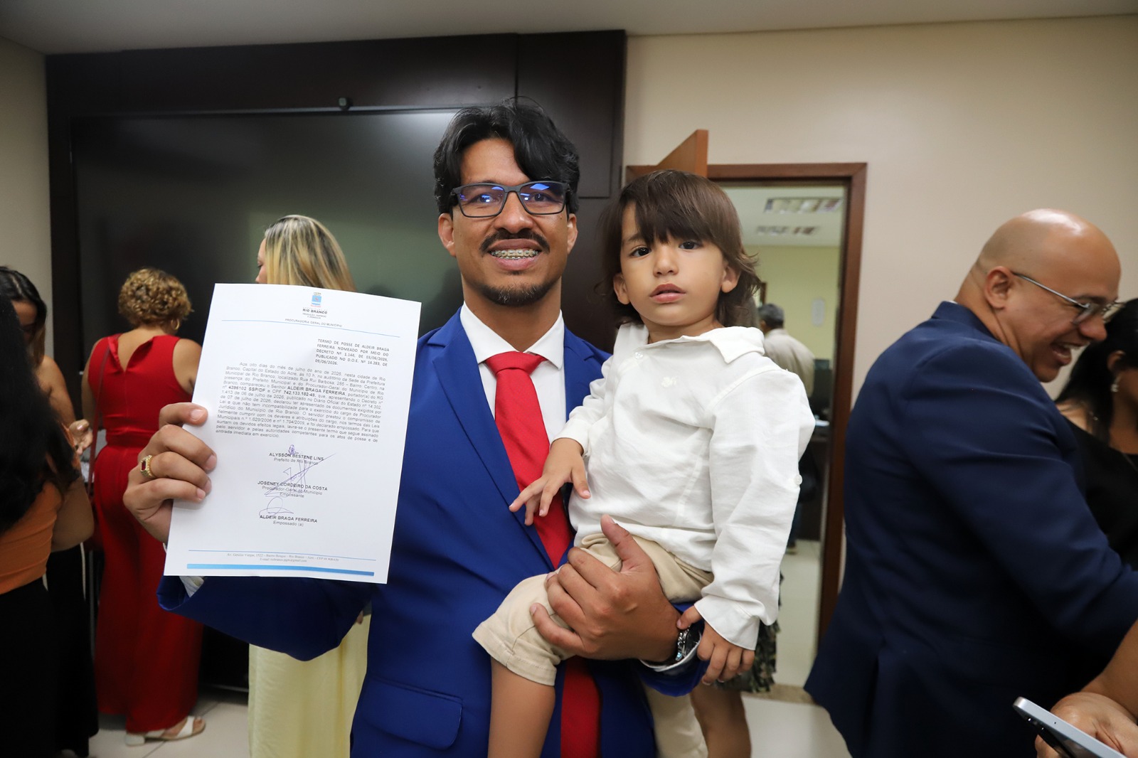 Alysson empossa dois novos procuradores municipais: "Compromisso" Aldeir Braga é natural de Sena Madureira