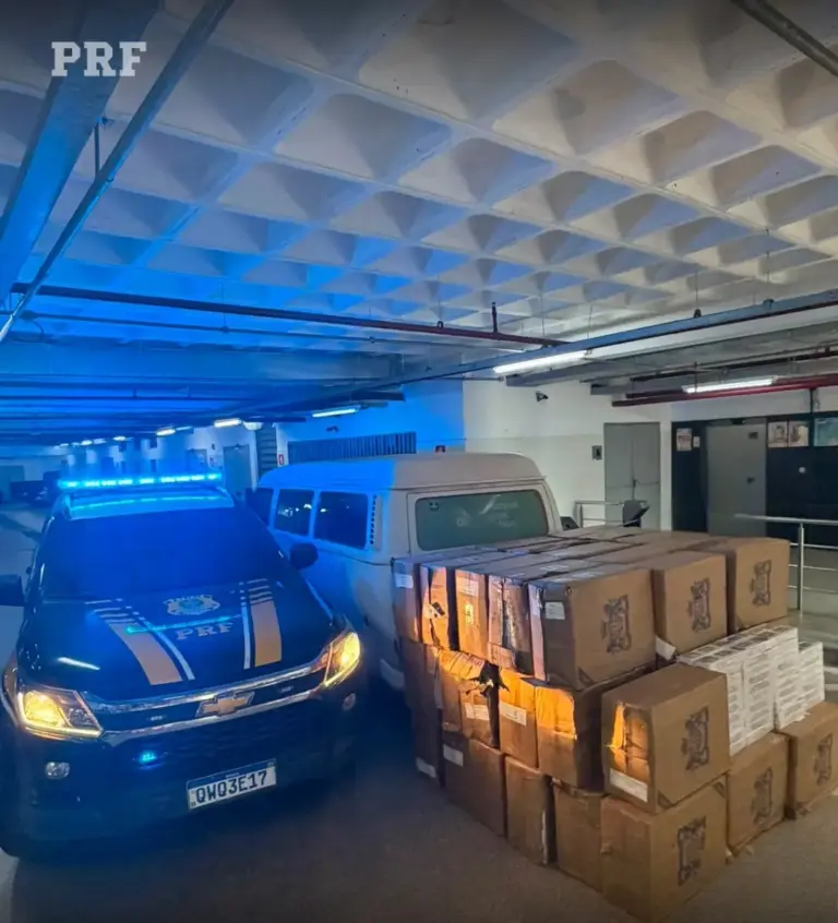 PRF apreende mais de 25 mil maços de cigarro contrabandeado