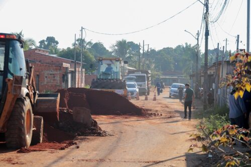 Prefeito acompanha avanço das obras no Recanto dos Buritis Prefeito acompanha avanço das obras no Recanto dos Buritis