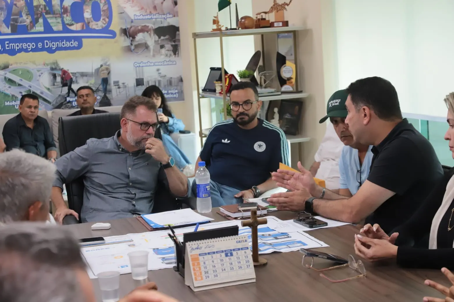 Prefeitura busca solução para regularizar pendências de IPTU de clubes de futebol